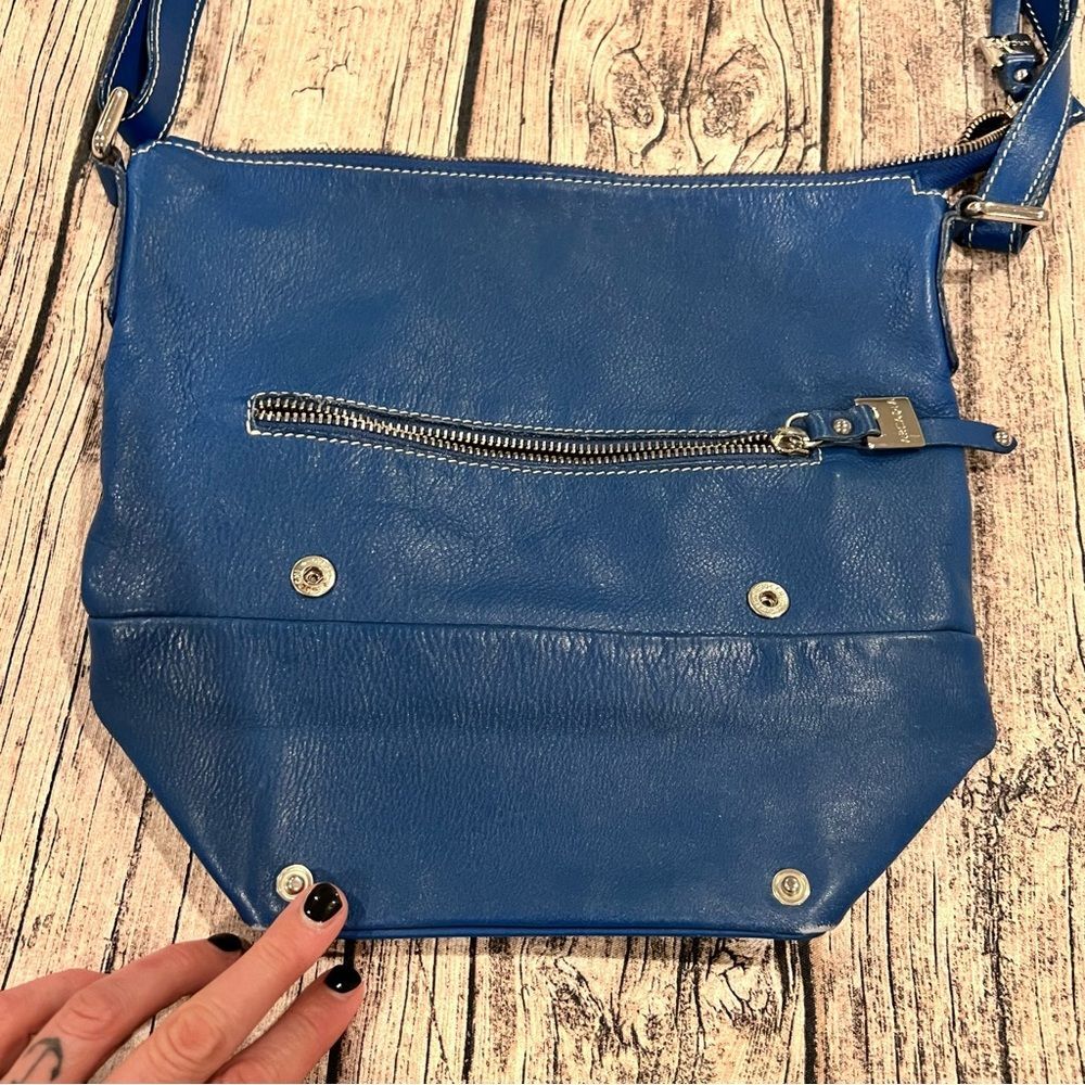 Arcadia blue leather crossbody handbag - Picture 9 of 12